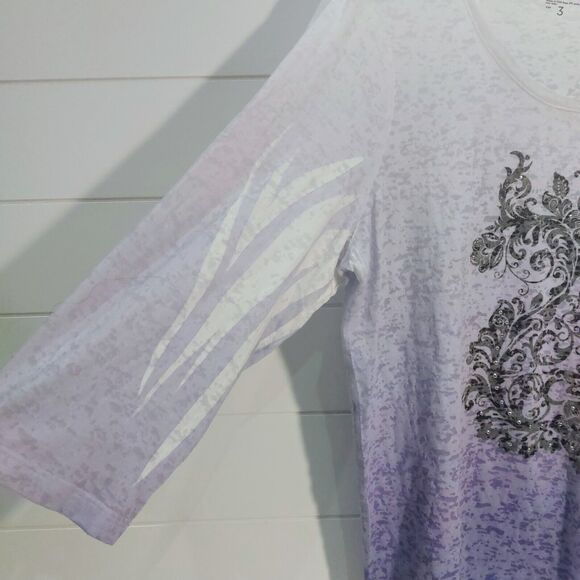 Zenergy by Chico's Women's 3 Rhinestone Graphic Top Purple Medallion 3/4 Sleeve - Picture 4 of 12